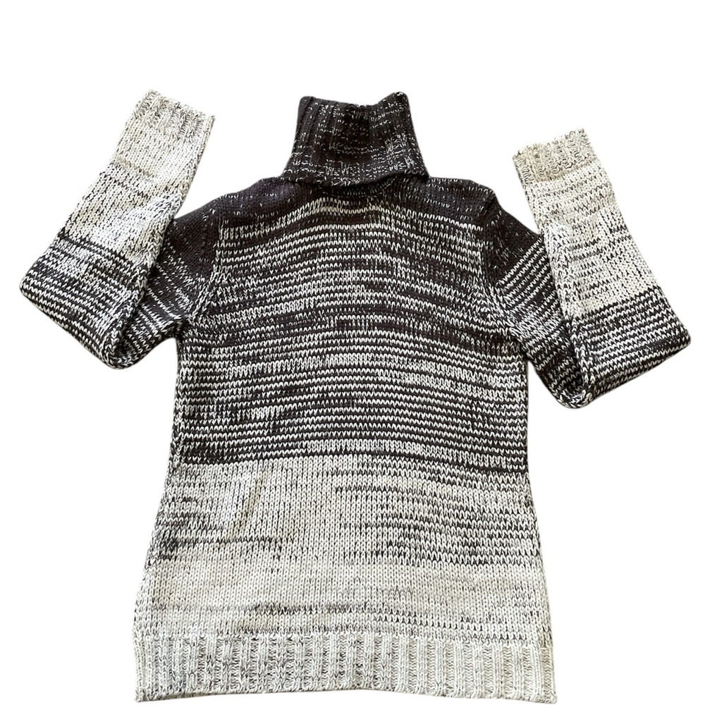 H&M Black and White Turtleneck Sweater Gradient Style